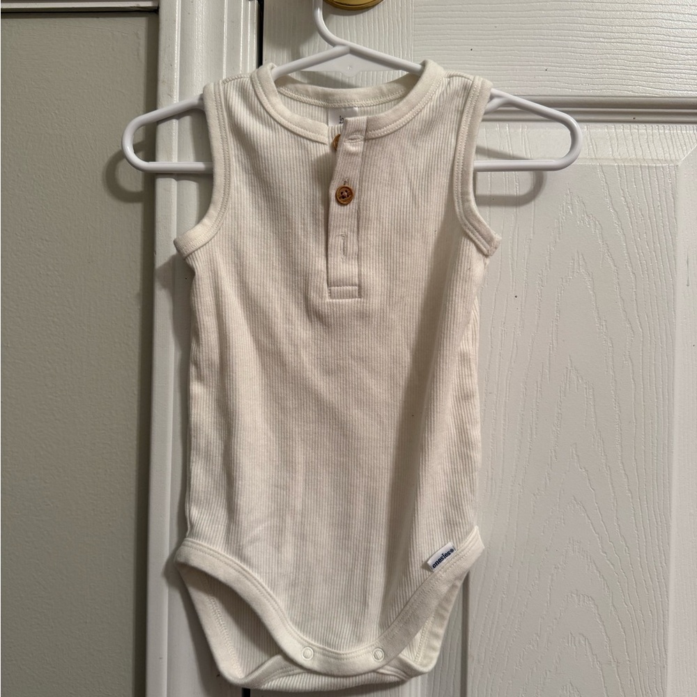 Baby clothes - 6-9 months